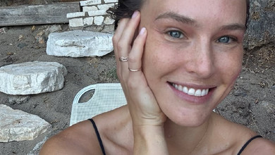 Бар Рафаелі у Греції заселфилася в бікіні та без мейкапу