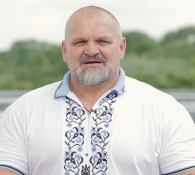 Вірастюк похвалився 17-річним сином, який вступив до престижного вишу в Києві. Фото