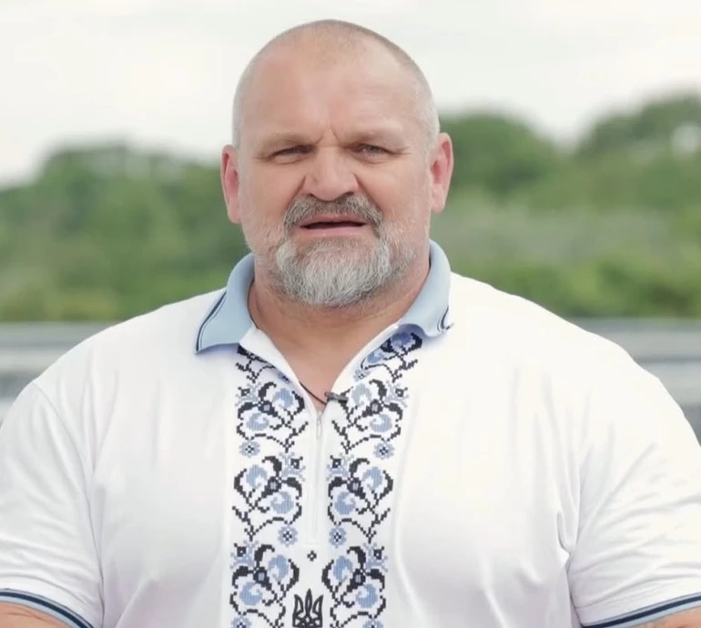 Вірастюк похвалився 17-річним сином, який вступив до престижного вишу в Києві. Фото