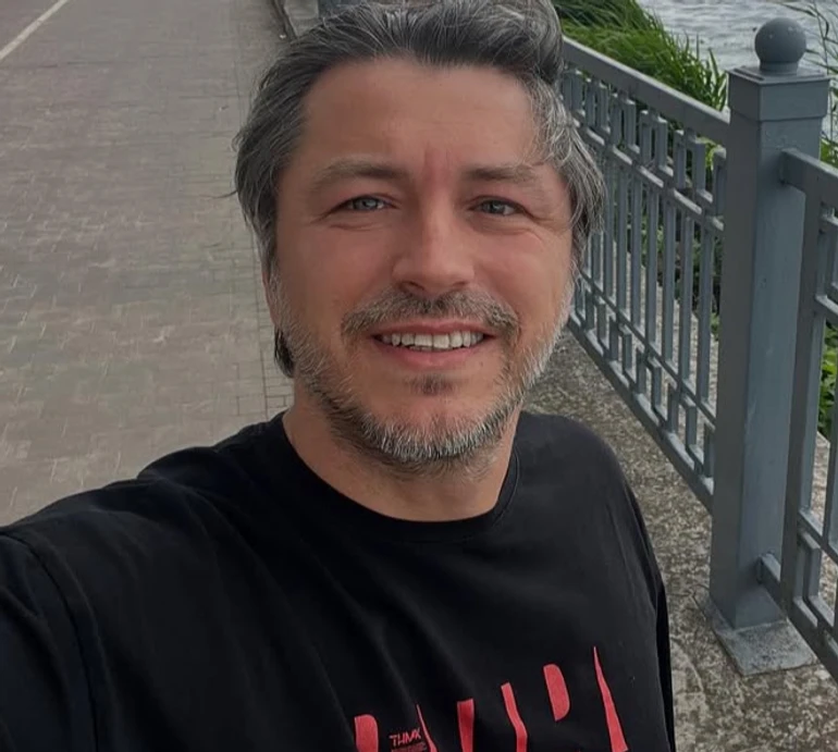 Притула помилувався двома доньками на зборі пластунів. Фото