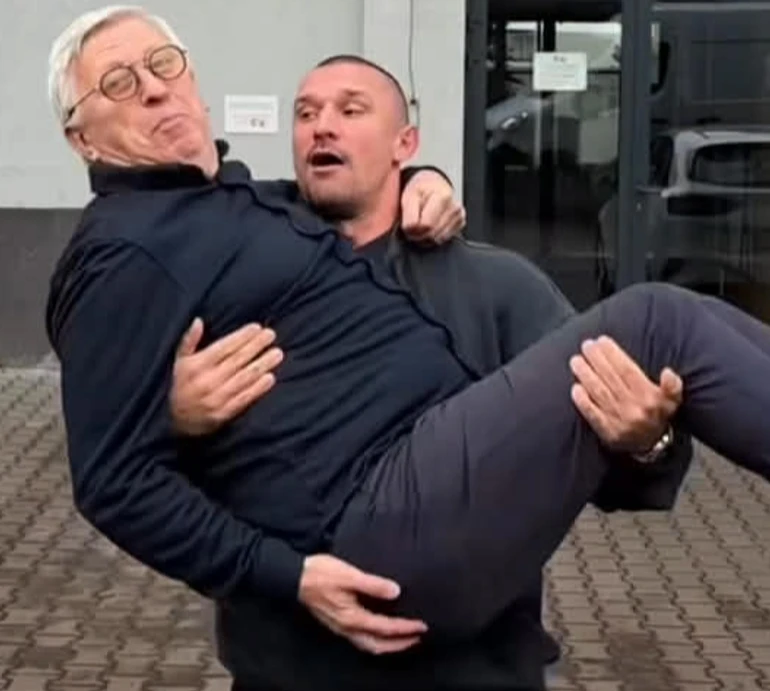 Цимбалюк насмішив запальним танцем із Денисенко на сходах та потримав Сумську і Горянського на руках. Відео