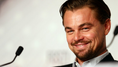 Криза віку? 50-річного ДіКапріо запідозрили у фарбуванні брів та волосся. Фото