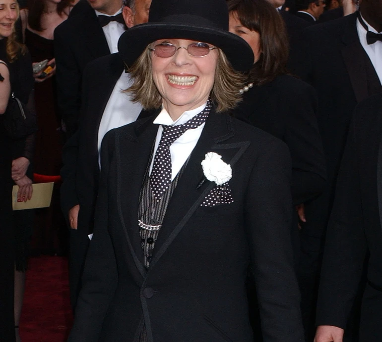 Чоловічі костюми і любов до хрестів: які образи Даян Кітон стали культовими. Фото