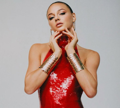 Білодід в обтислому спортлуці показала, як починає тиждень на килимку. Фото