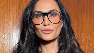 У стосунках ставить життя на паузу: інсайдер пояснив, чому Демі Мур відмовляє залицяльникам