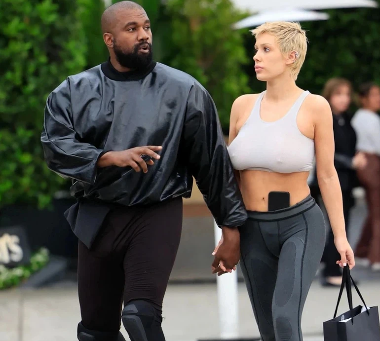 Каньє Вест із дружиною з перебинтованими ногами влаштували побачення у Диснейледі. Фото