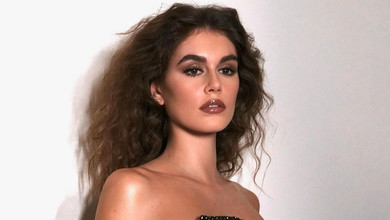 Кому більше личить? Донька Кроуфорд повторила її образ із Оскара 1993-го року. Фото