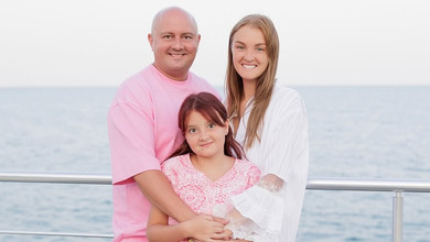 Юрій Ткач показався з дружиною та 10-річною дочкою на ніжних фото