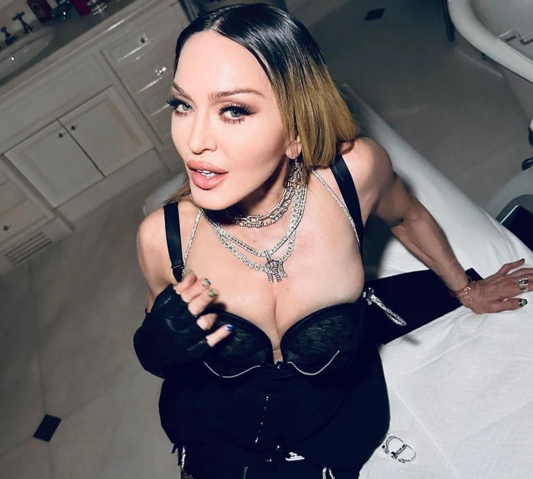 65-річна Мадонна майже без мейкапу показала лице крупним планом