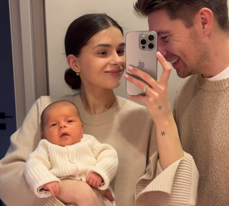 Люди у бежевому: Остапчук з дружиною у сімейних луках замилували емоціями сина