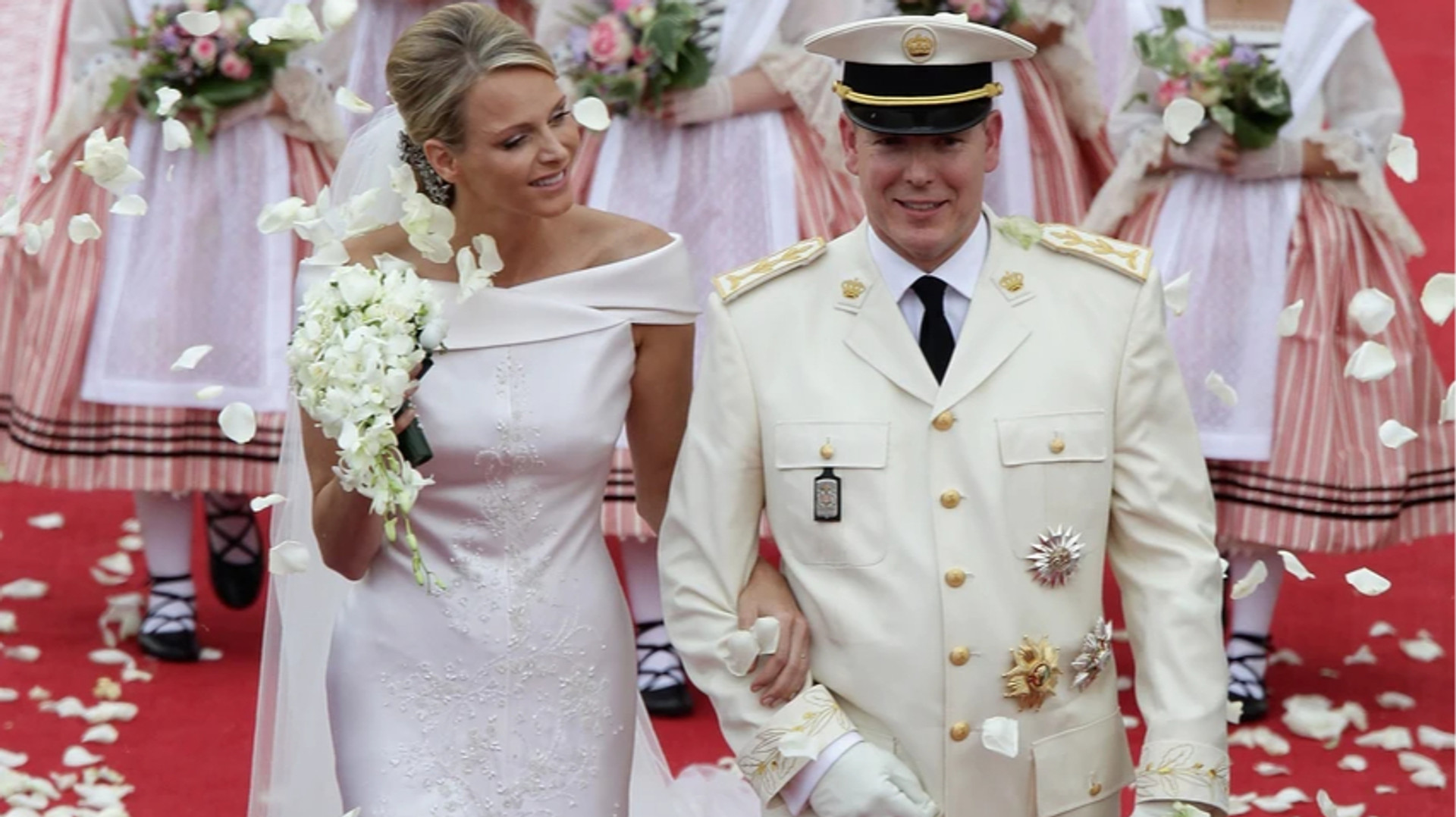 Весільна сукня для княгині Монако, співпраця з Шевченком і костюм для Робертс: 10 культових образів Джорджіо Армані. ФОТО