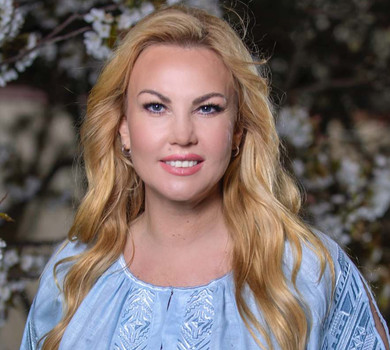 Ділянка на Місяці, клінічна смерть і маєток за 15 мільйонів доларів: цікаві факти про співачку Камалію