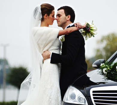 Голуби, вінчання та чорний мерседес: Решетнік на 15-ту річницю шлюбу показав ексклюзивні весільні кадри