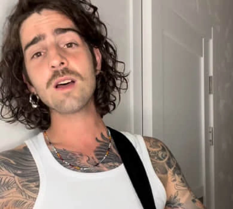 Таких хлопців вертіли на х*ю: Дантес покепкував із сексистських висловлювань Остапчука та нарвався на хейт його жінки