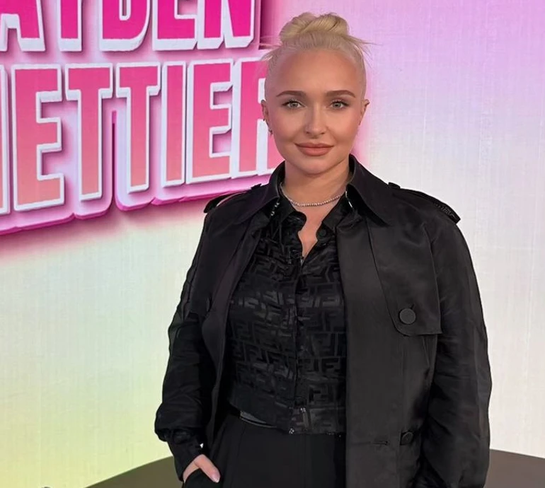 Горе в кожного виглядає по-своєму: колишня Кличка прокоментувала свою дивну поведінку на нашумілому інтерв'ю