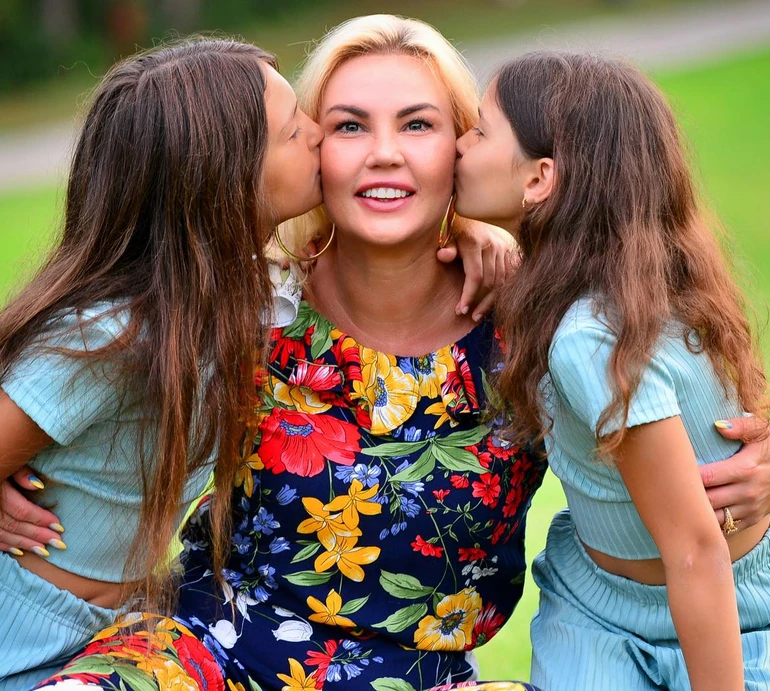 Природжена вчителька: Камалія показала, як донька працює над її британською вимовою. Відео