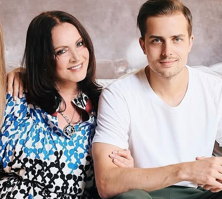 Ротару портретним фото привітала онука з 31-річчям, а той посвітив пресом на чужині