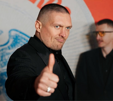 Ложечку за тата: як Усик однорічну дочку кашею годував