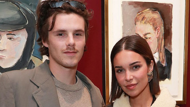 Круз Бекхем на тлі сімейної сварки засвітився з дівчиною у лондонській галереї