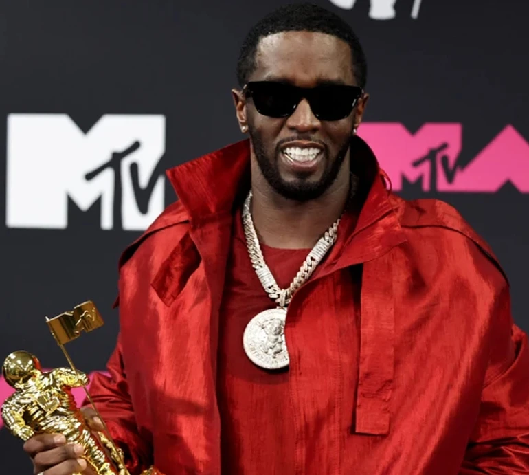 Знущання, примус до оргій та жорстокі побиття: суд почув свідчення ексдівчини Diddy та побачив шокуюче відео