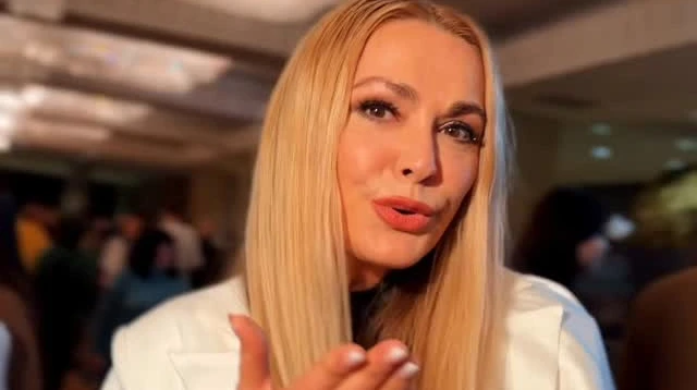 Натхнення у кожній миті: 59-річна Сумська без макіяжу заселфилася з бутоном каштана