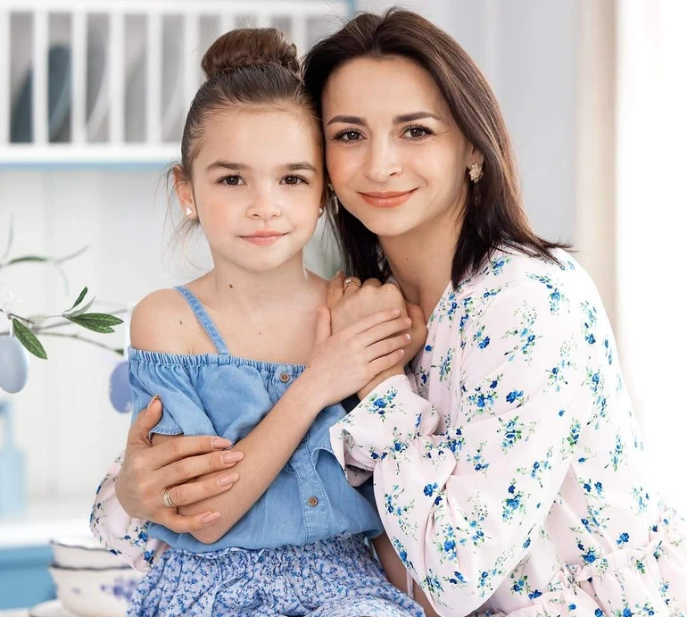 Мій діамант: Гвоздьова зворушливими кадрами привітала доньку з ювілеєм