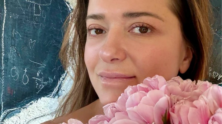 Могилевська без макіяжу похвалилася сюрпризом від доньок з нагоди 8 березня. Відео