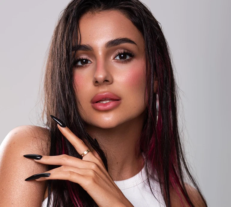 Мінус 360$ на місці: Трінчер на Балі опинилася під крапельницею