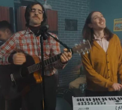 Перемир'я чути за вікном, дуже балістично: гурт Badstreetboys переспівав Ялту Стрикала для нового збору