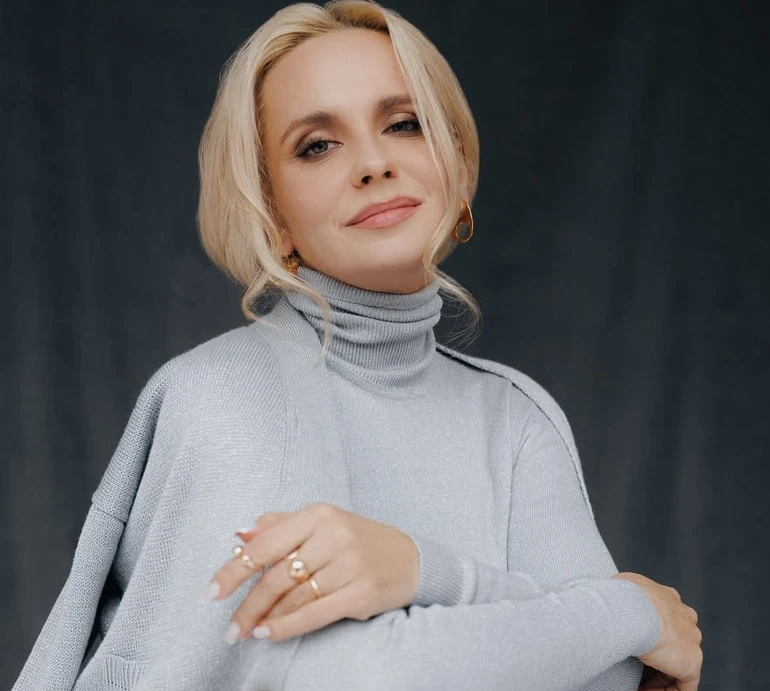 Органічне поєднання янголятка й чортенятка: Ребрик ніжними обіймами привітала доньку з 7-річчям