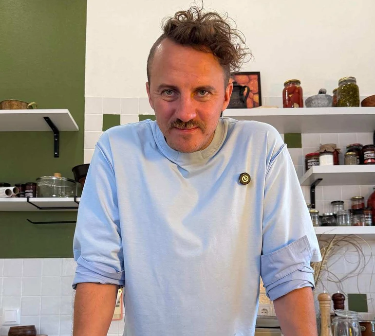 Капусняк, який усе перевернув: Клопотенко дав рецепт супу, що ненавидів з дитинства, але нарешті полюбив