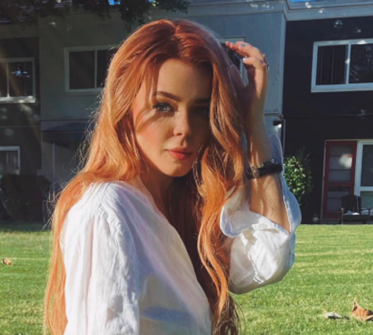 Сумую дуже за нами: Гросу у новому кліпі дочекалася, поки посивів її колишній