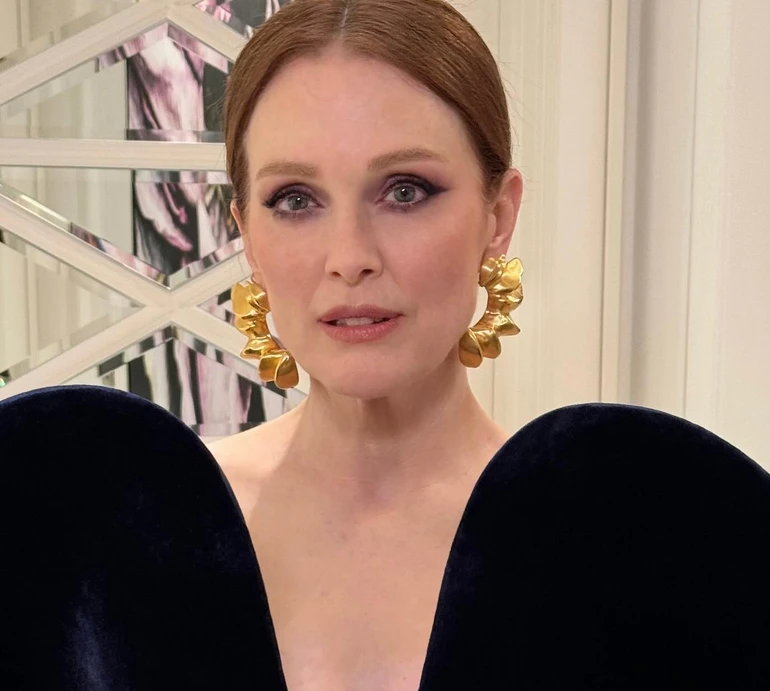 Джуліанна Мур привітала дочку своєї мрії з 22-річчям та показала її фото