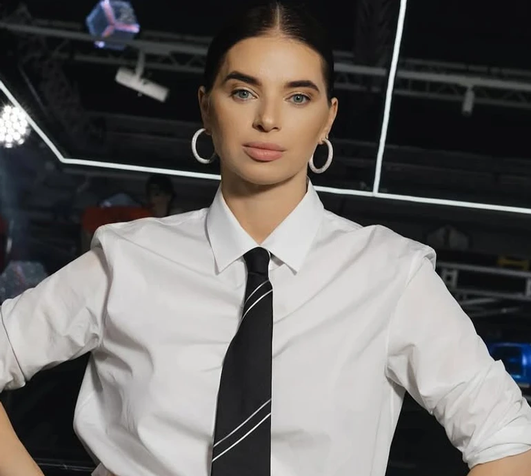 Зі зброєю, злочинцями й наручниками: дружина Усика показала свою яскраву вечірку в поліцейській тематиці. Фото