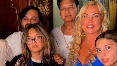 Двоповерхові торти та родинне коло: Камалія показала святкування 12-річчя доньок