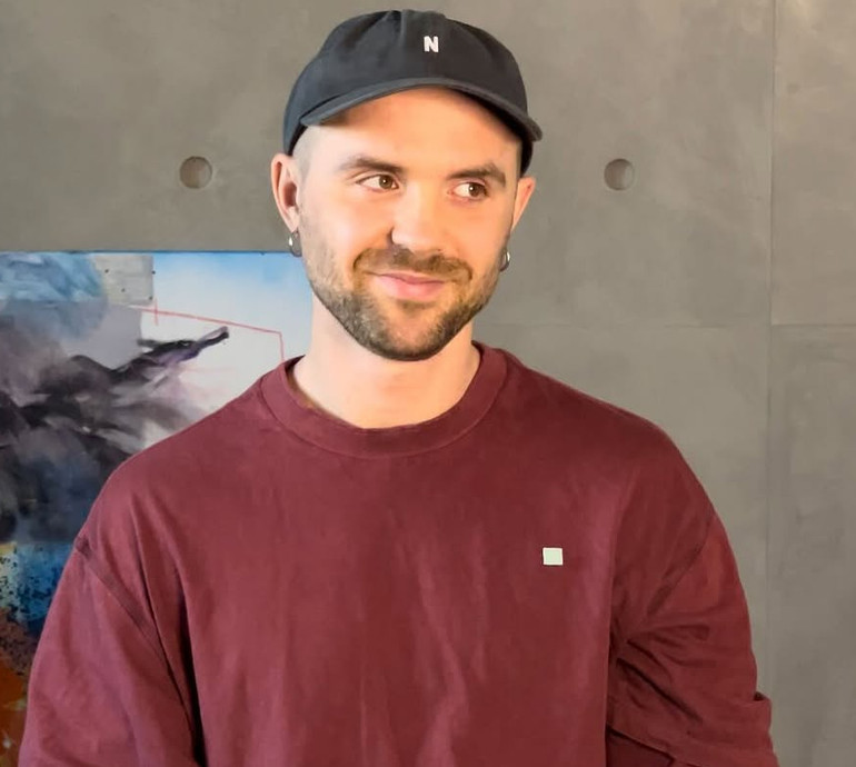 Кацурін поділився рецептом запашного горохового супу з копченими ребрами. Відео