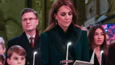 Картата спідниця зі стразами та хутряний комір: Міддлтон у луці за майже $18 тисяч з чоловіком та дітьми сходила на службу колядок