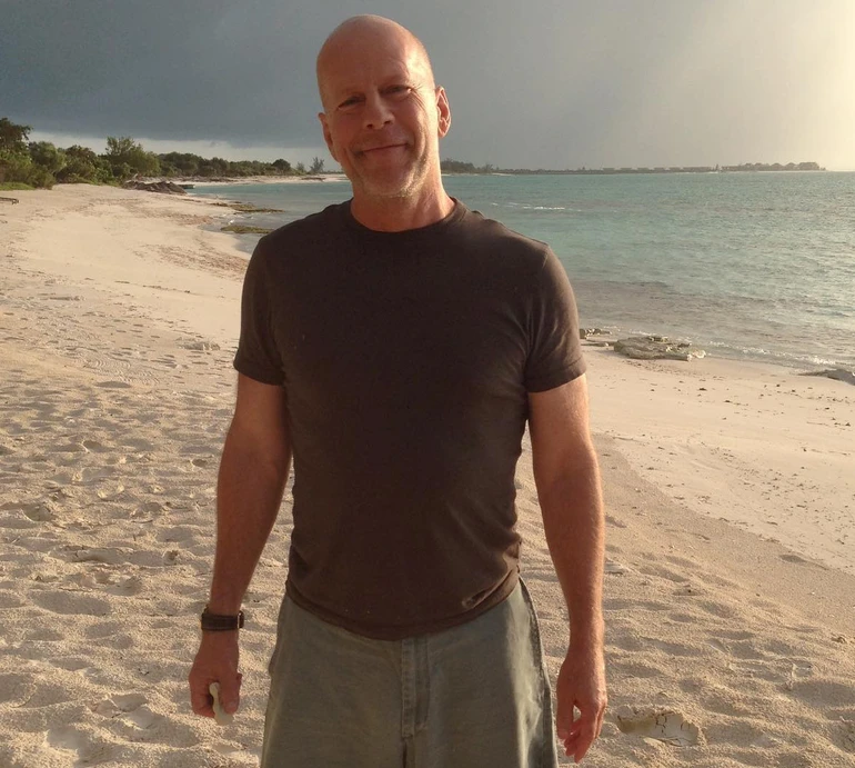 Дружина Брюса Вілліса показала їхній День подяки з 5-ма доньками та Демі Мур. ФОТО