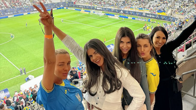 Реброва, Ярмоленко і Зінченко: як дружини футболістів вболівали за них на матчі проти Бельгії. Фото