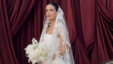 Шлейф, корсет і мереживо: дочка Філатова за кілька днів після весілля показалася в сукні нареченої. Відео