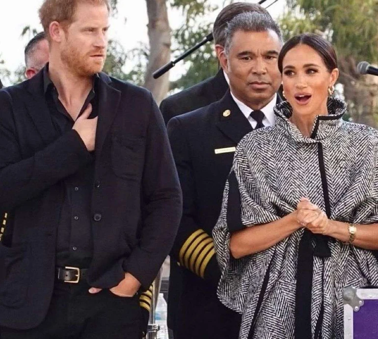 Принц Гаррі та Меган у твідовому оверсайзі з'явилися на івенті в Костнера