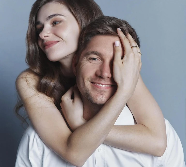 Ми вогонь і бензин: дружина Остапчука розказала, як закінчуються їхні сварки