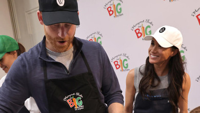 Принц Арчі та принцеса Лілібет із батьками покуховарили на благодійній кухні. Фото