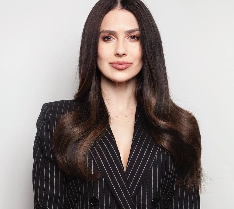 Довші, ніж у мами: Хіларія Болдуїн похизувалася 10-річною донькою з модними нігтями. ФОТО