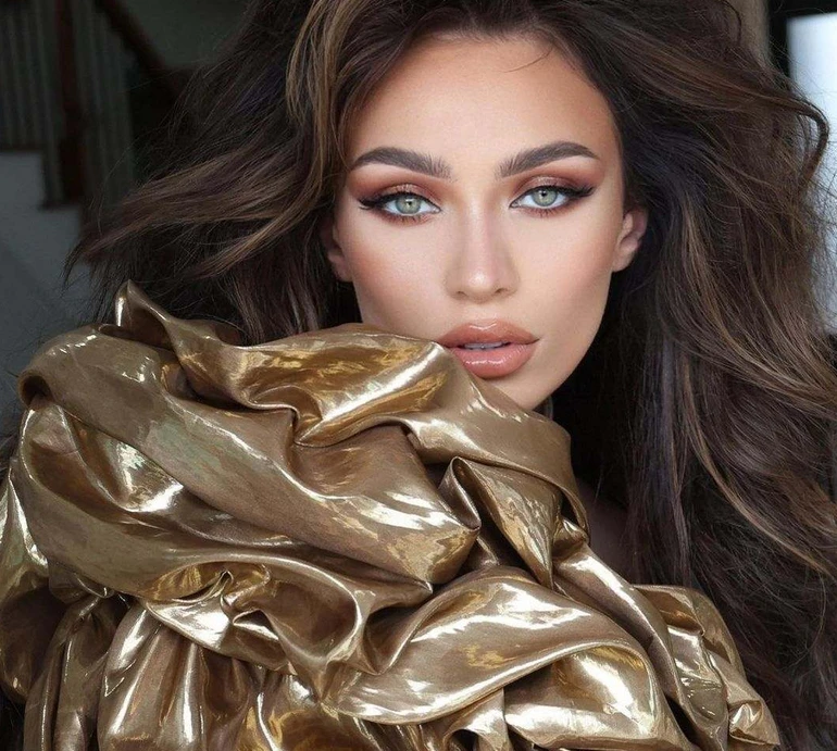 Міс США 2023 оголосила про відмову від титулу та пояснила причину