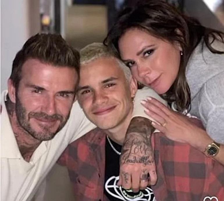 Ти - наше все: Бекхеми кумедним ВІДЕО привітали сина з 21-річчям