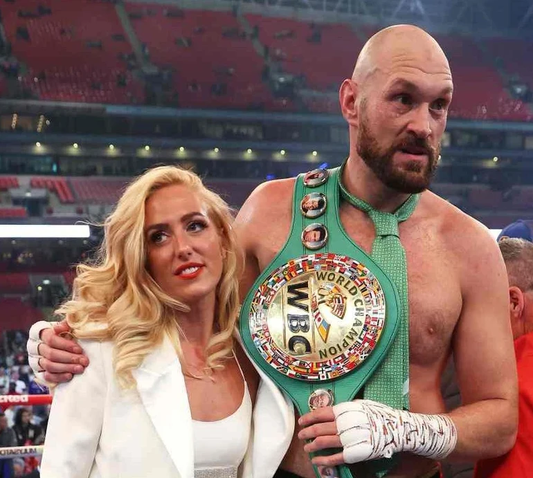 Ніякого сексу до весілля, відсутність освіти та семеро дітей: історія кохання Тайсона Ф'юрі із дружиною Періс