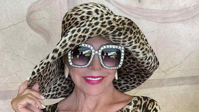 Хороше попереду: Джоан Коллінз у кежуелі з леопардовими легінсами зустріла англійську осінь