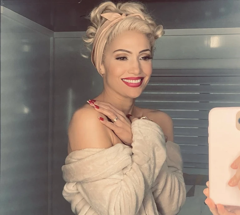 Дженніфер Лопес у ретрообразі блондинки сплутали з Гвен Стефані. Фото