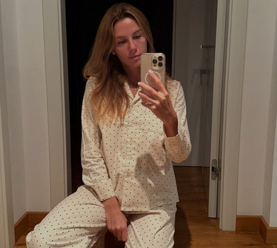 Селфі в піжамах і кумедні гримаси: дружина Решетніка показала, як намагалася вкласти трьох синів спати